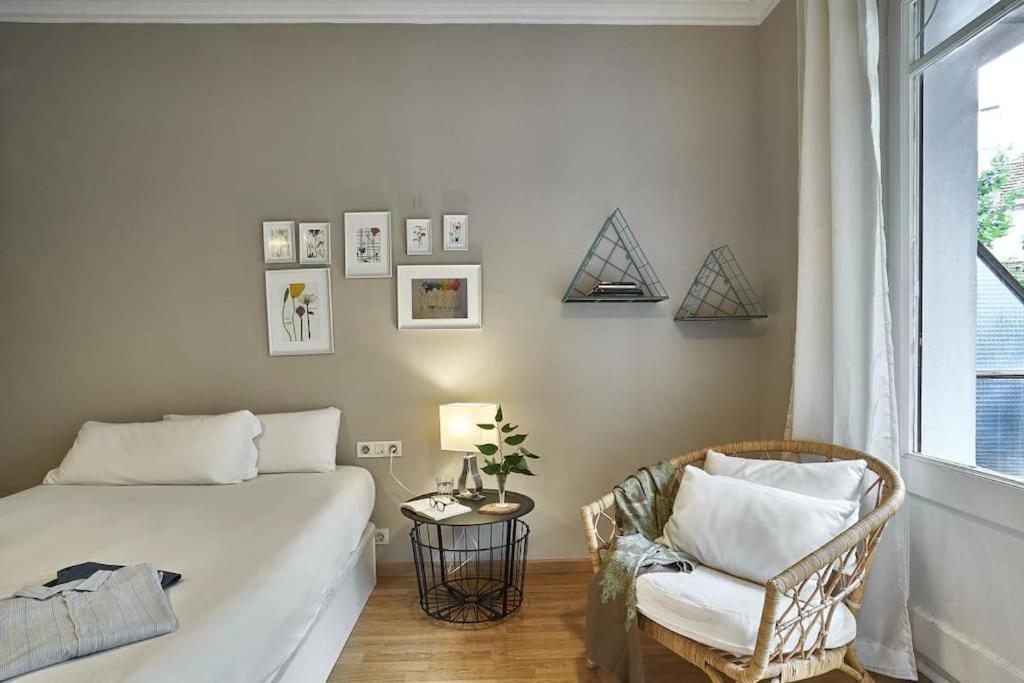 Magnificent 4 Bedroom Apartment In Eixample Barcelona Luaran gambar