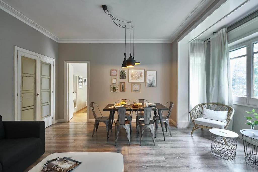 Magnificent 4 Bedroom Apartment In Eixample Barcelona Luaran gambar