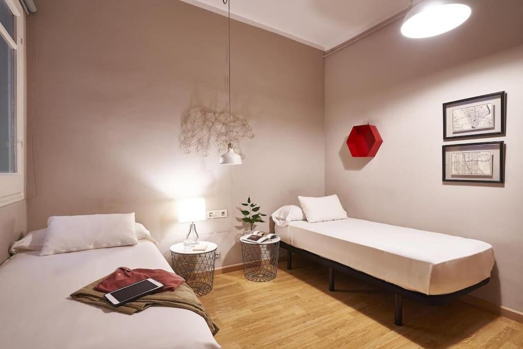 Magnificent 4 Bedroom Apartment In Eixample Barcelona Luaran gambar