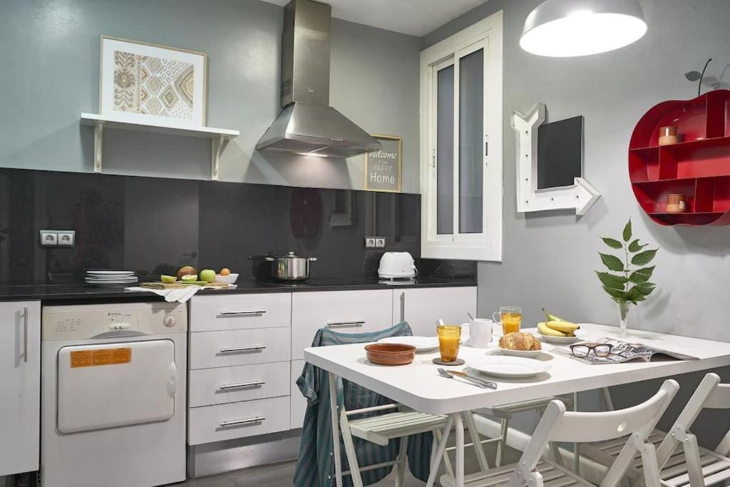 Magnificent 4 Bedroom Apartment In Eixample Barcelona Luaran gambar
